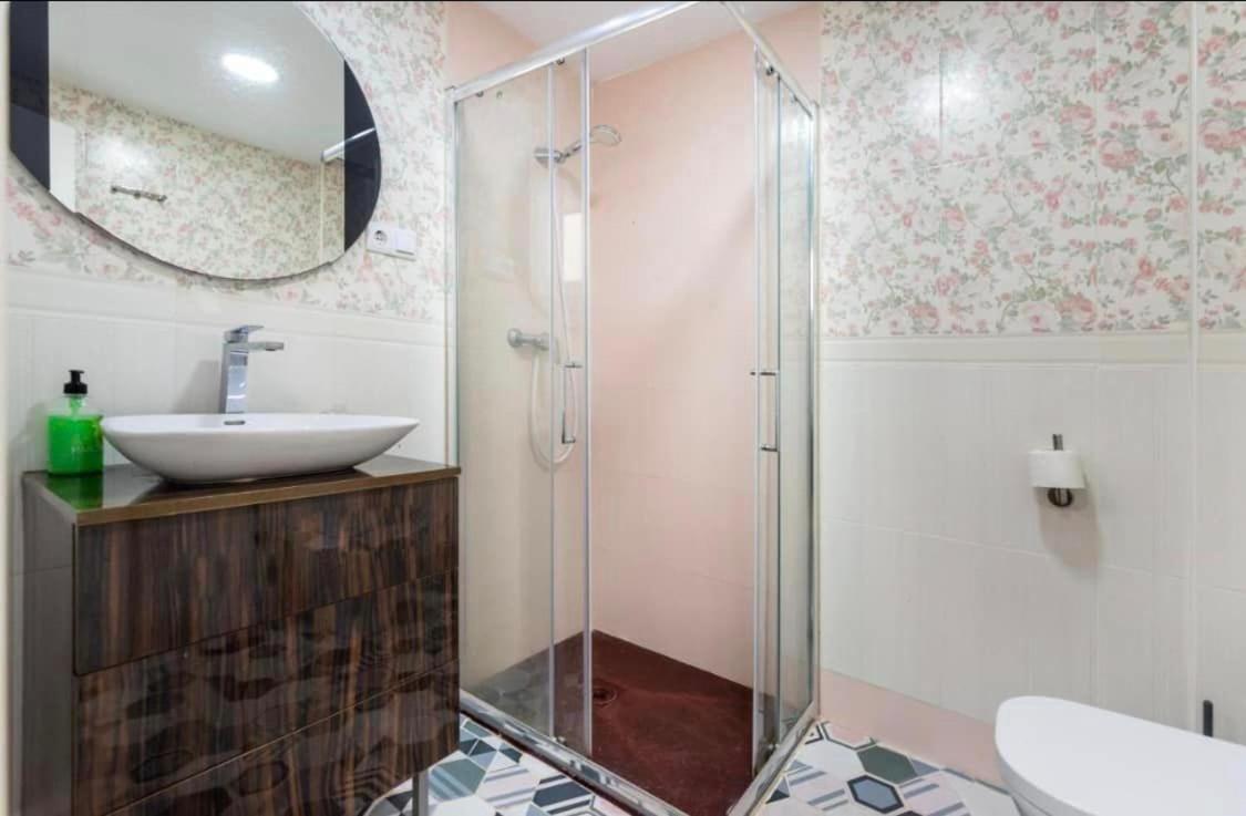 Vialia Apartamentos Suites Málaga Exteriör bild