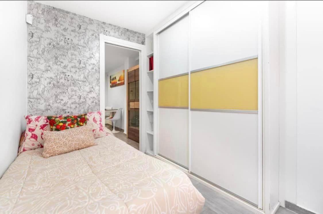 Vialia Apartamentos Suites Málaga Exteriör bild