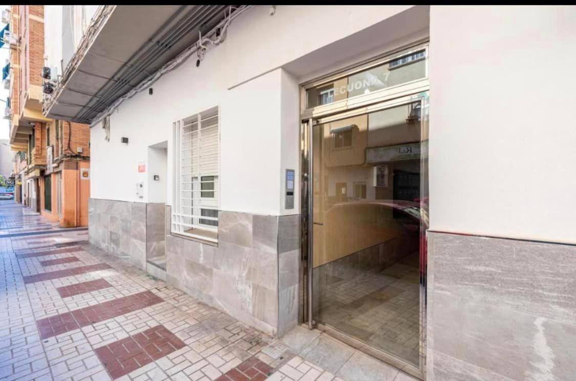 Vialia Apartamentos Suites Málaga Exteriör bild